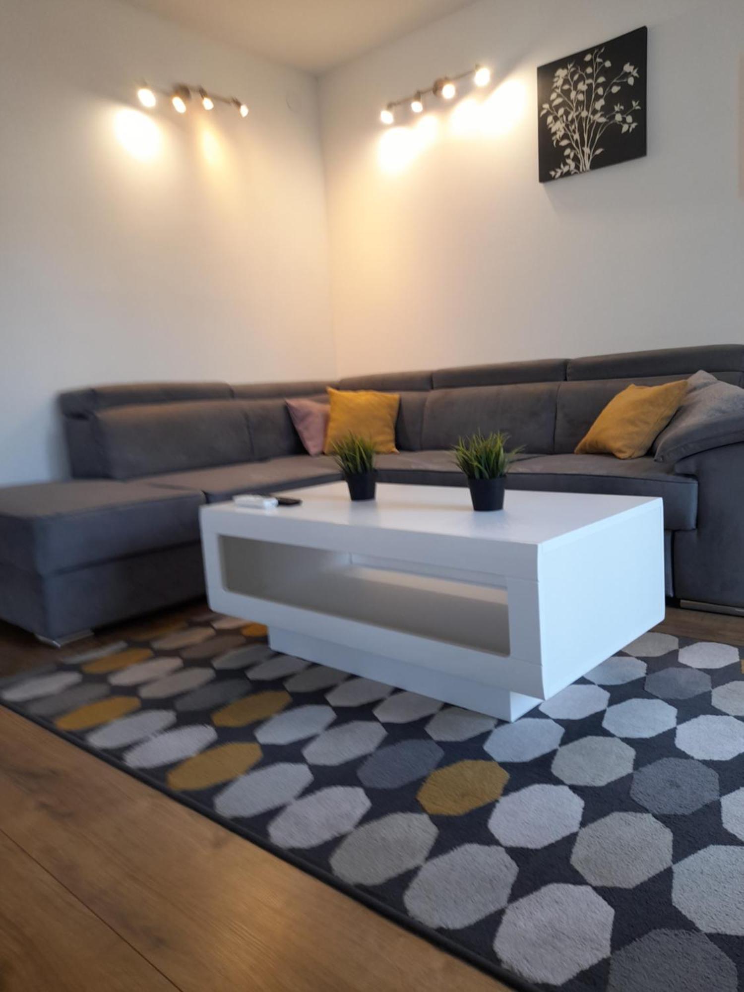 Apartment Tonka Centar *